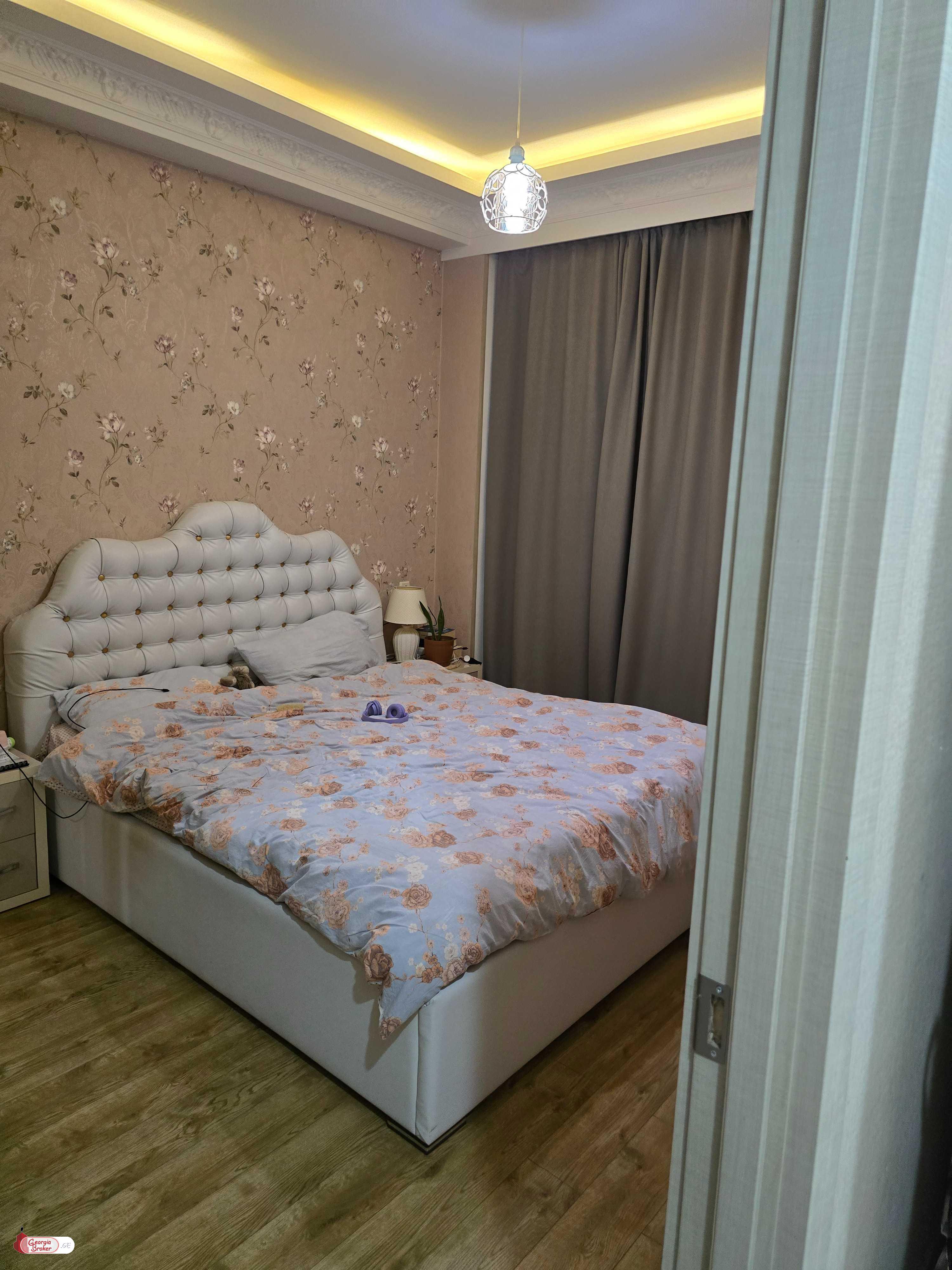 nearly repaired 2-room apartment for sale