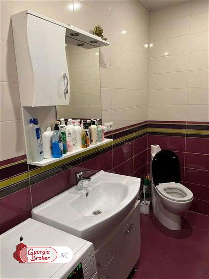 იყიდება ახალი გარემონტებული 6 ოთახიანი ბინა