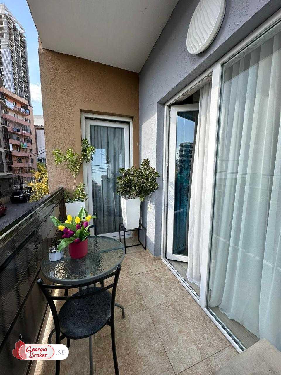 продается квартира с новым ремонтом 3-комнаты