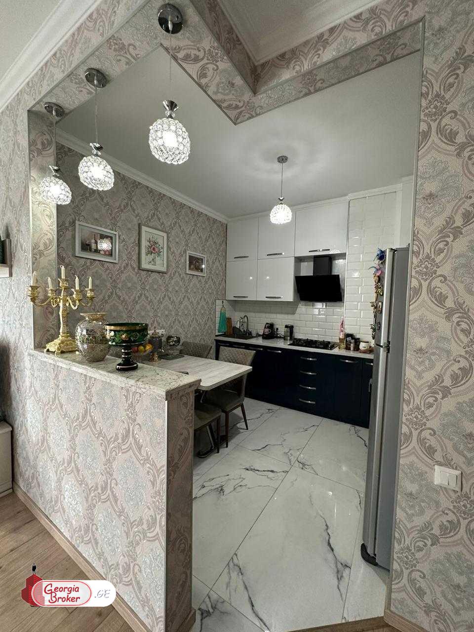 продается квартира с новым ремонтом 3-комнаты