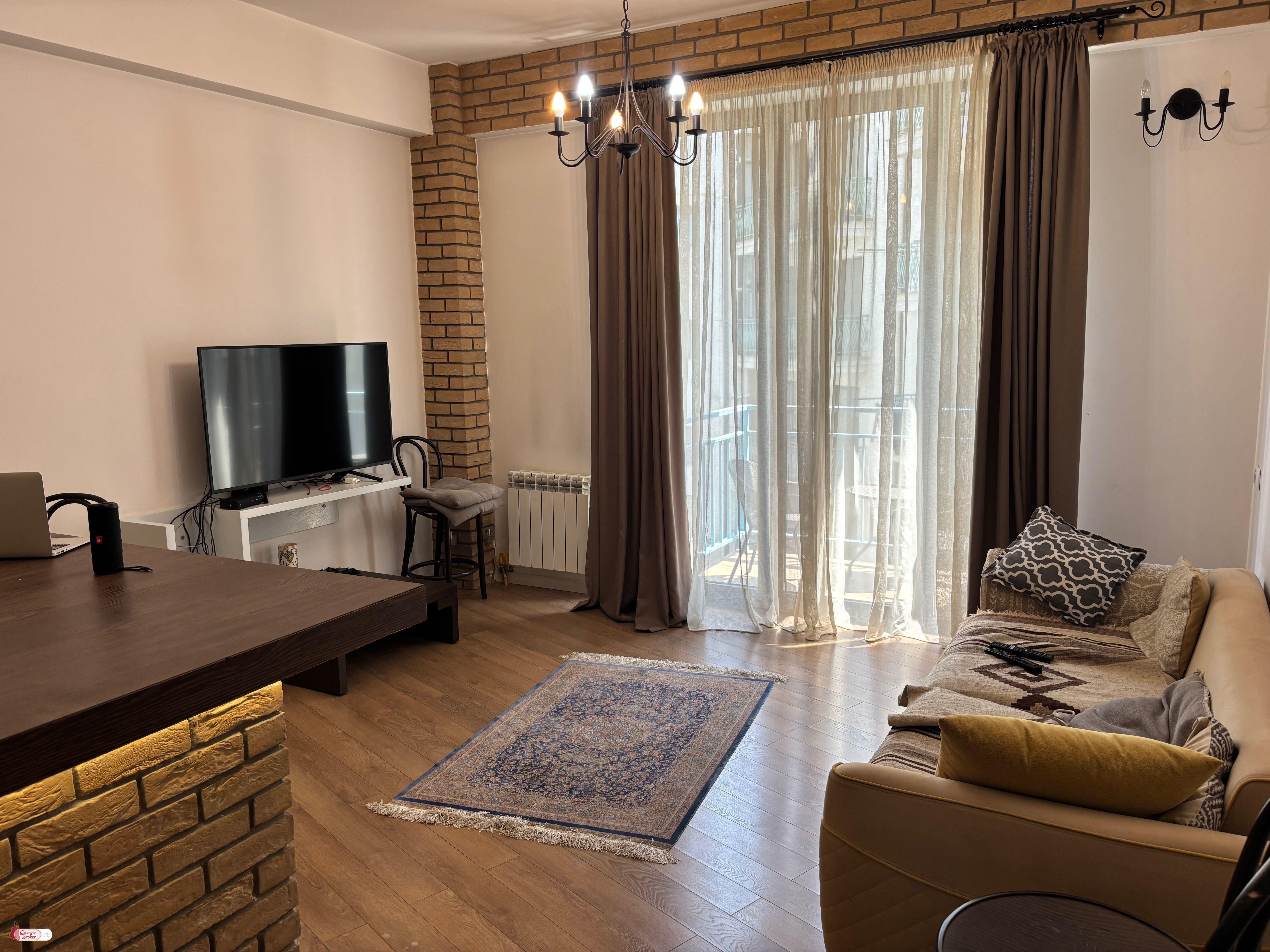 продается квартира с новым ремонтом 3-комнаты