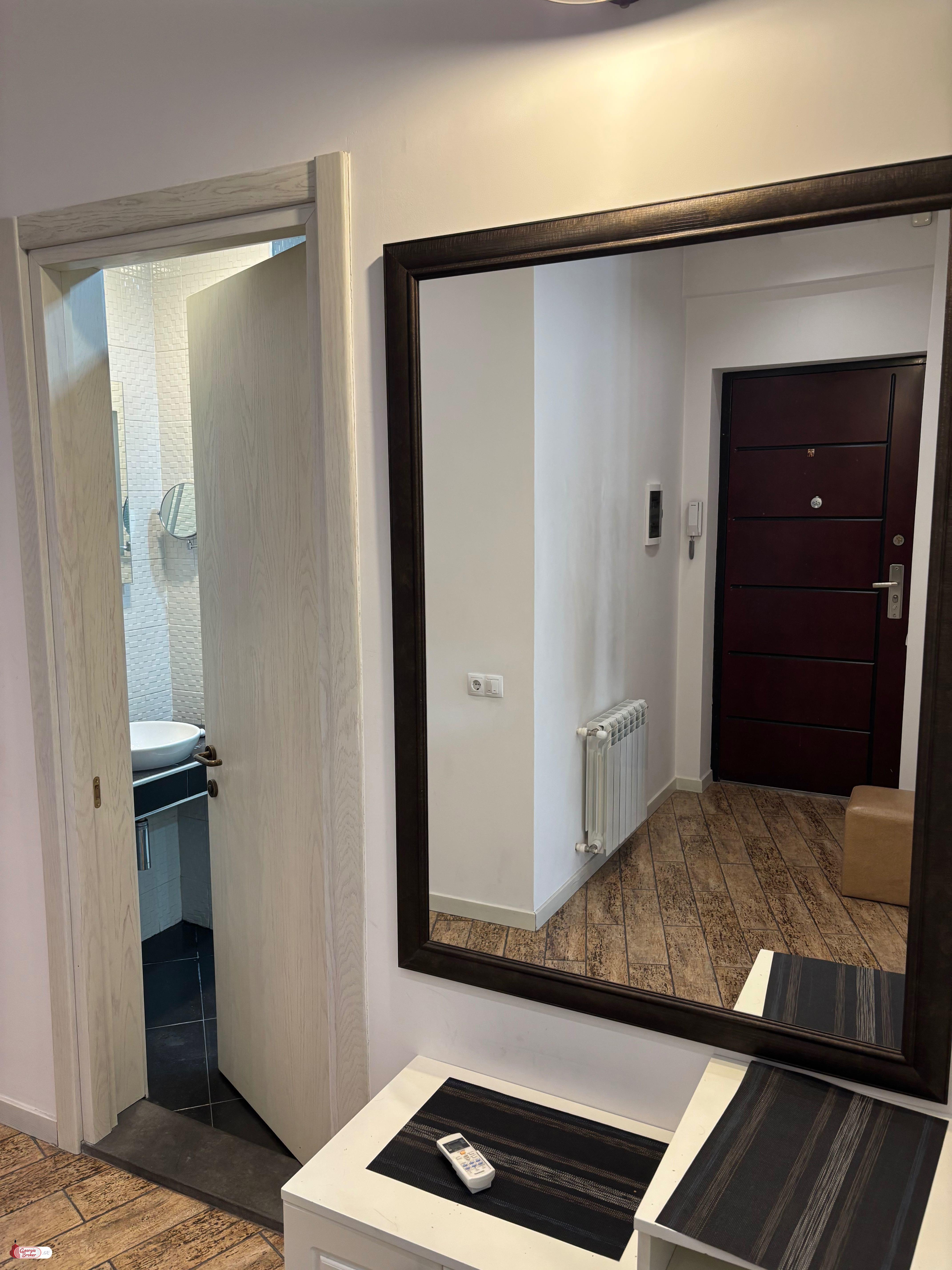 продается квартира с новым ремонтом 3-комнаты