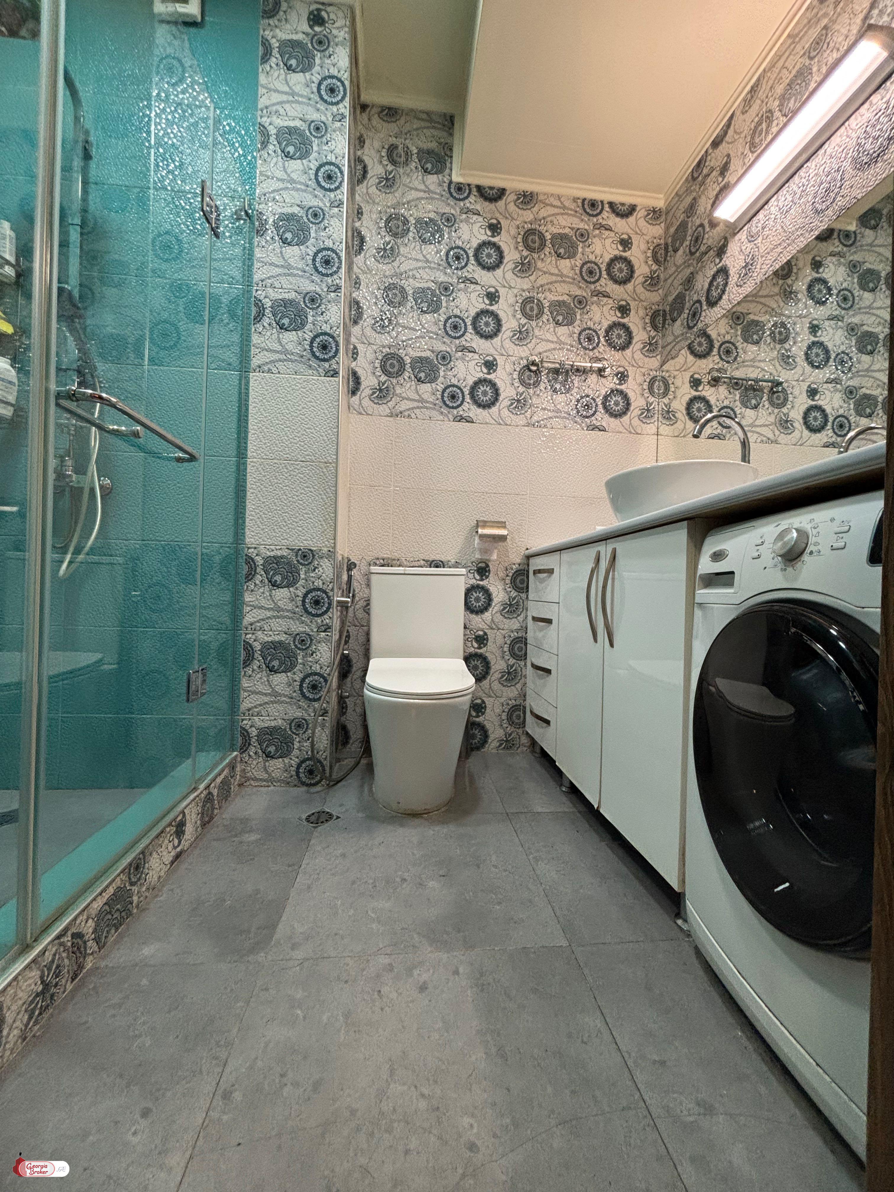 იყიდება ახალი გარემონტებული 2 ოთახიანი ბინა