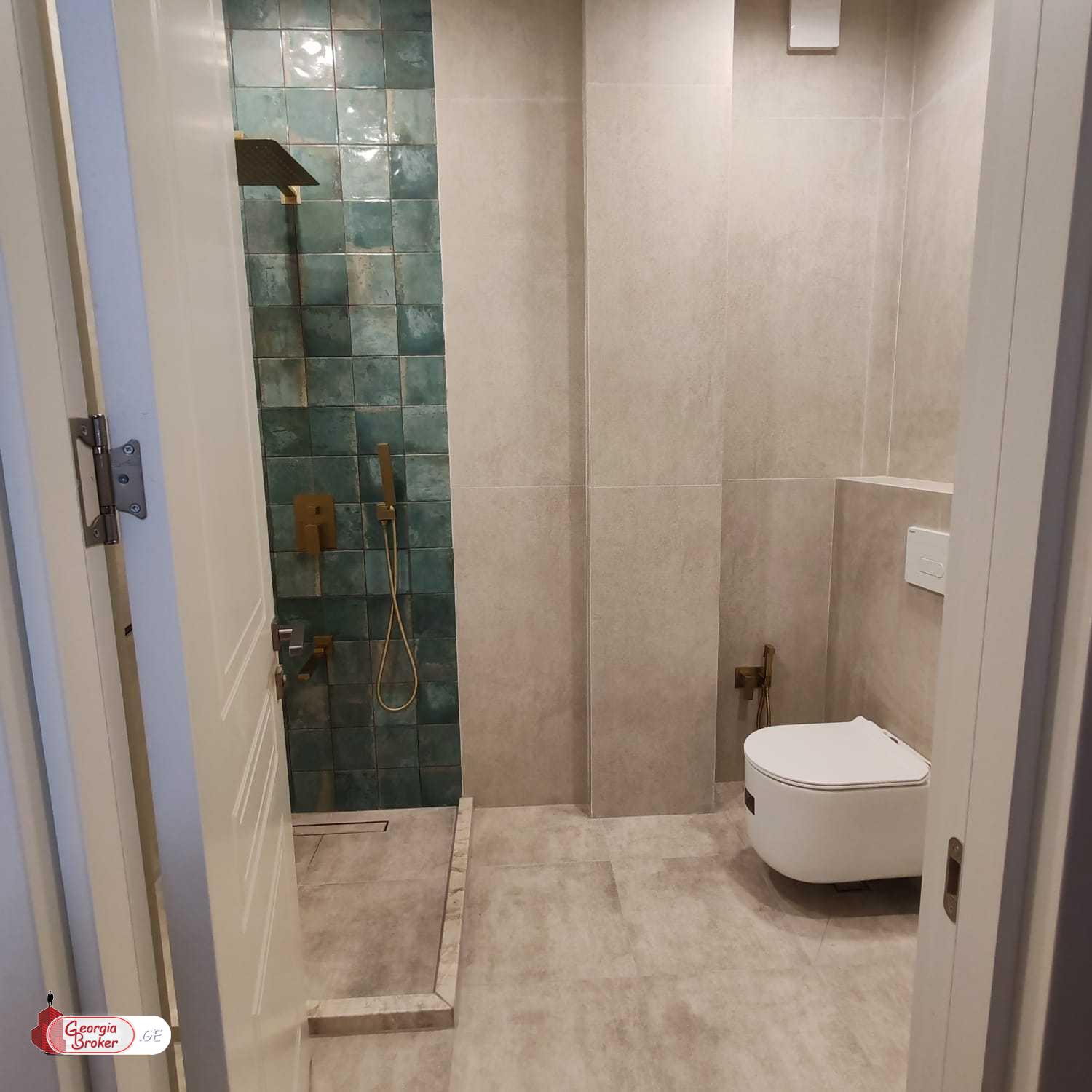 იყიდება ახალი გარემონტებული 2 ოთახიანი ბინა