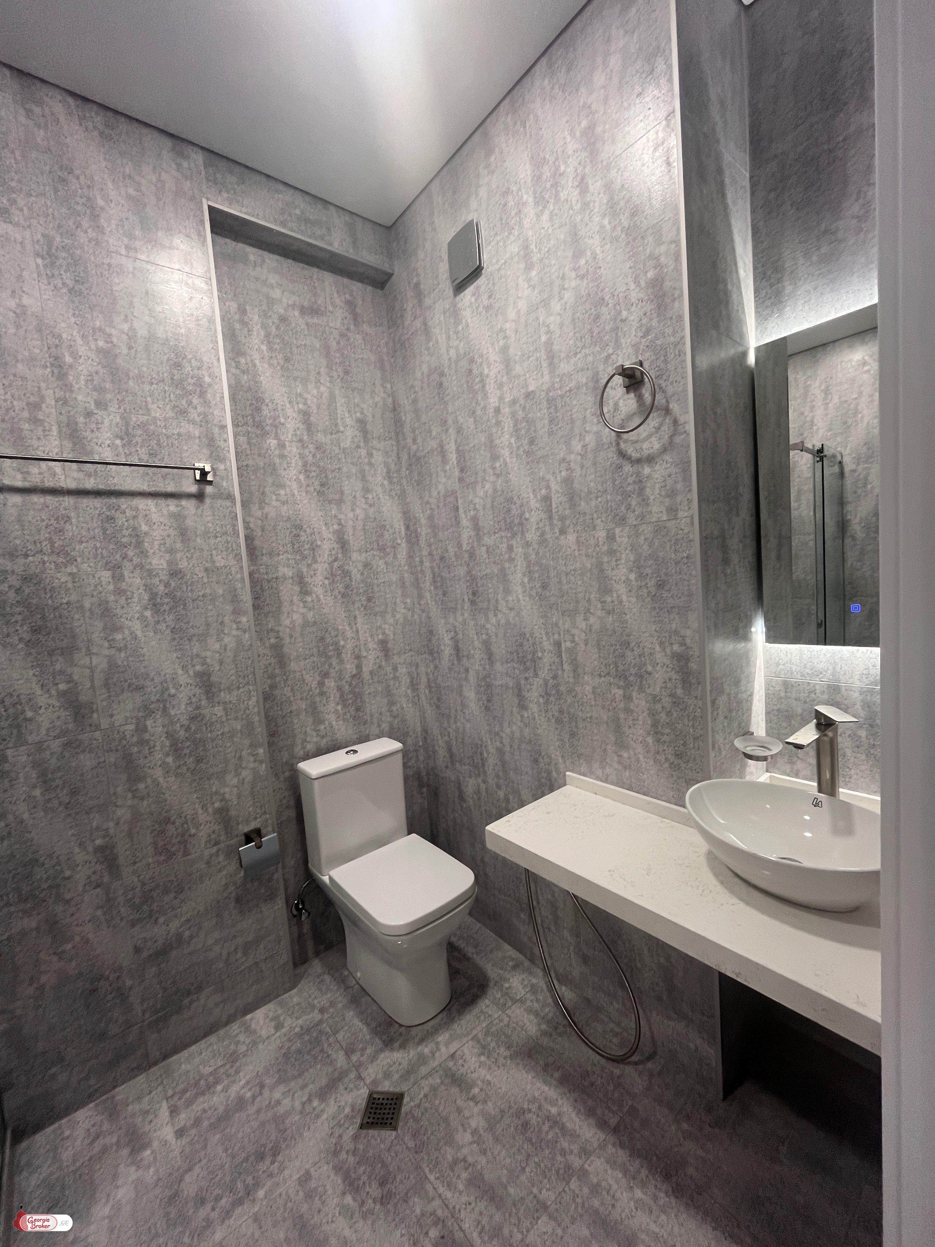 nearly repaired 2-room apartment for sale