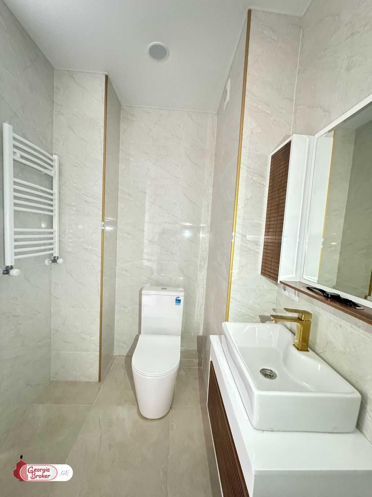 იყიდება ახალი გარემონტებული 2 ოთახიანი ბინა