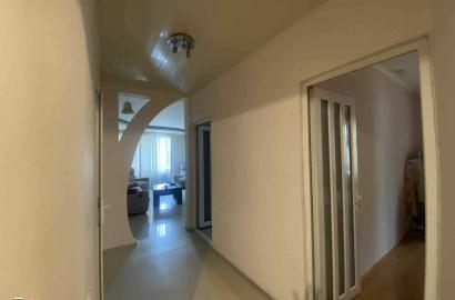 продается квартира с новым ремонтом 5-комнат