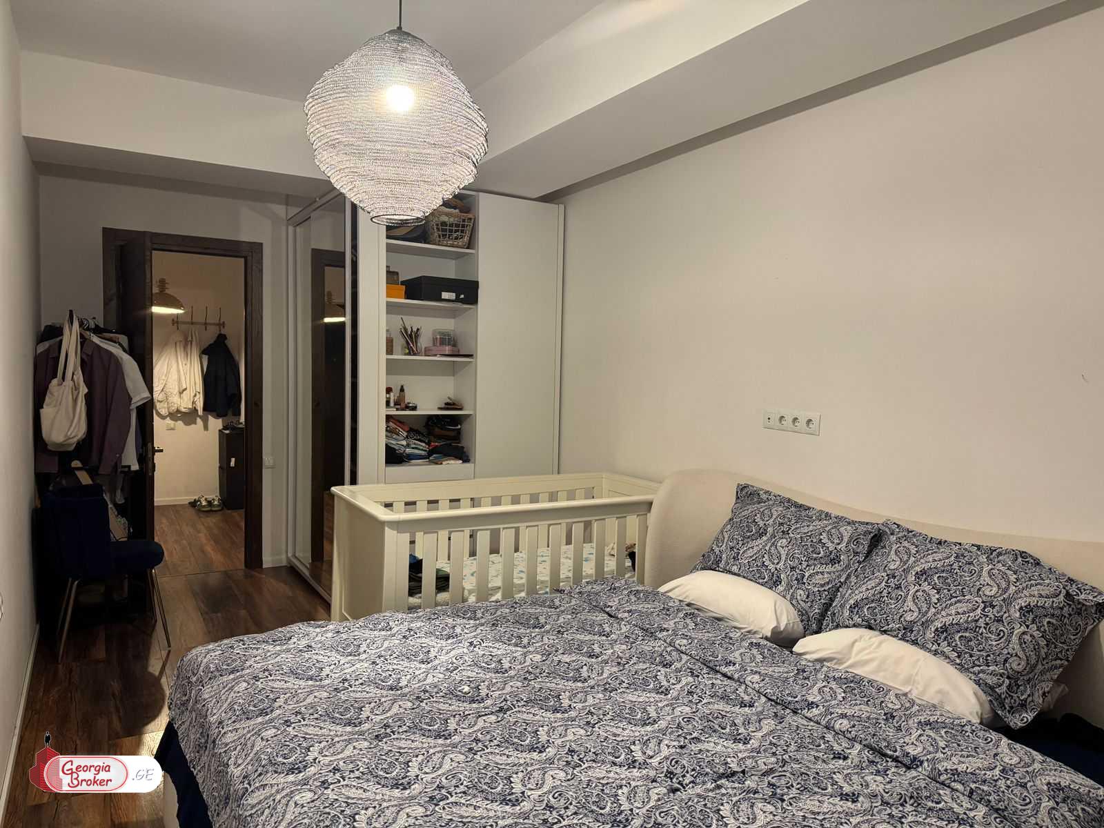 nearly repaired 2-room apartment for sale