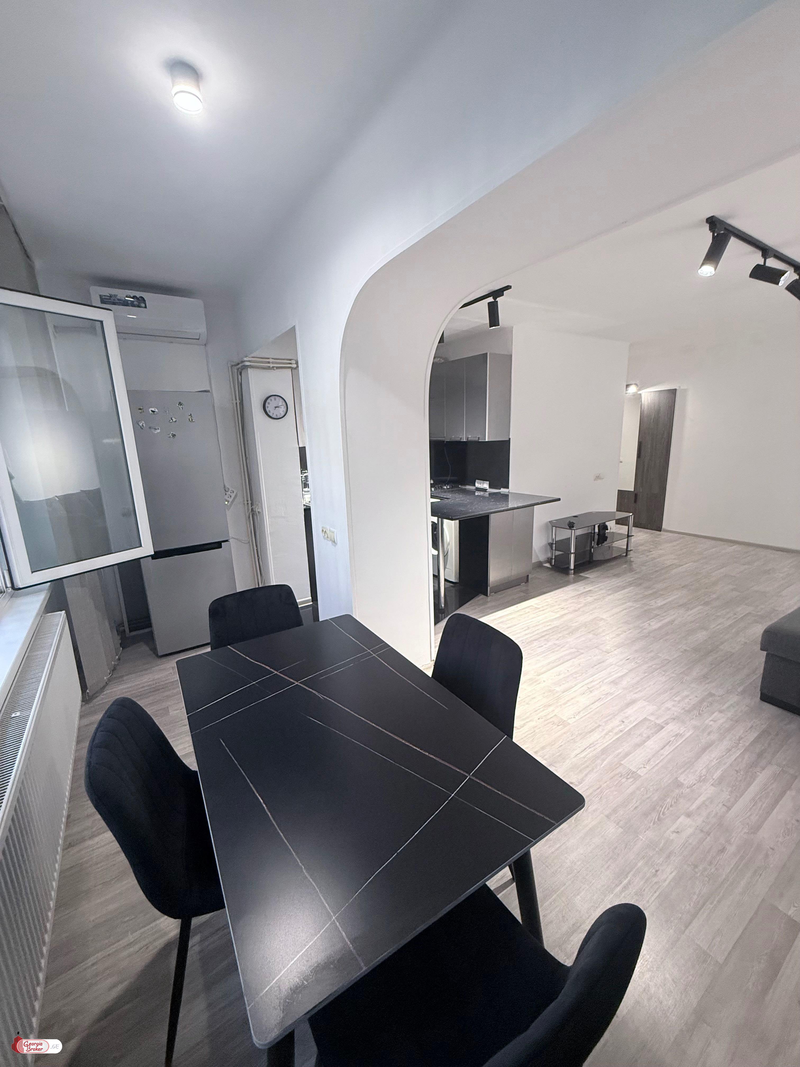 продается квартира с новым ремонтом 2-комнаты