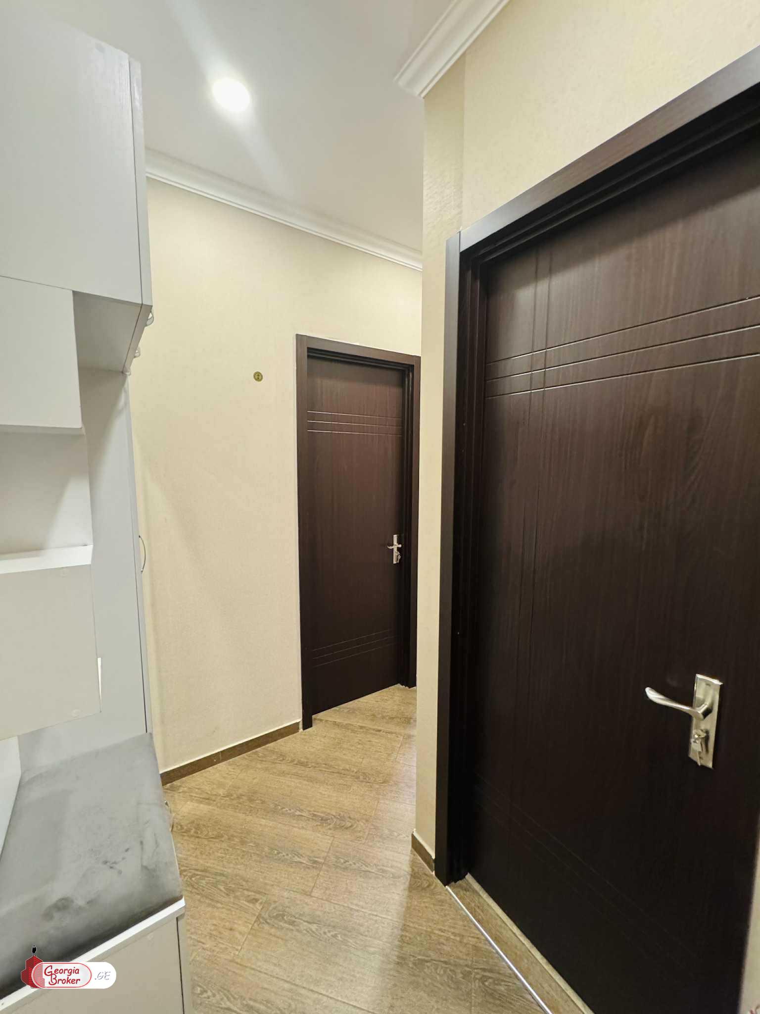 продается квартира с новым ремонтом 2-комнаты