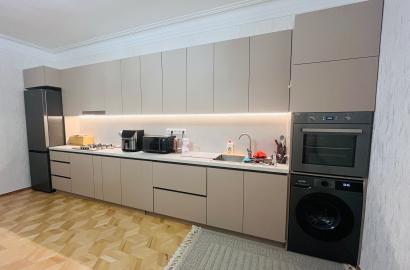 იყიდება ახალი გარემონტებული 4 ოთახიანი ბინა