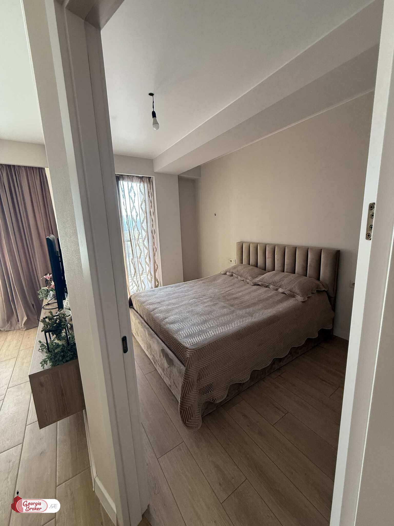 იყიდება ახალი გარემონტებული 2 ოთახიანი ბინა