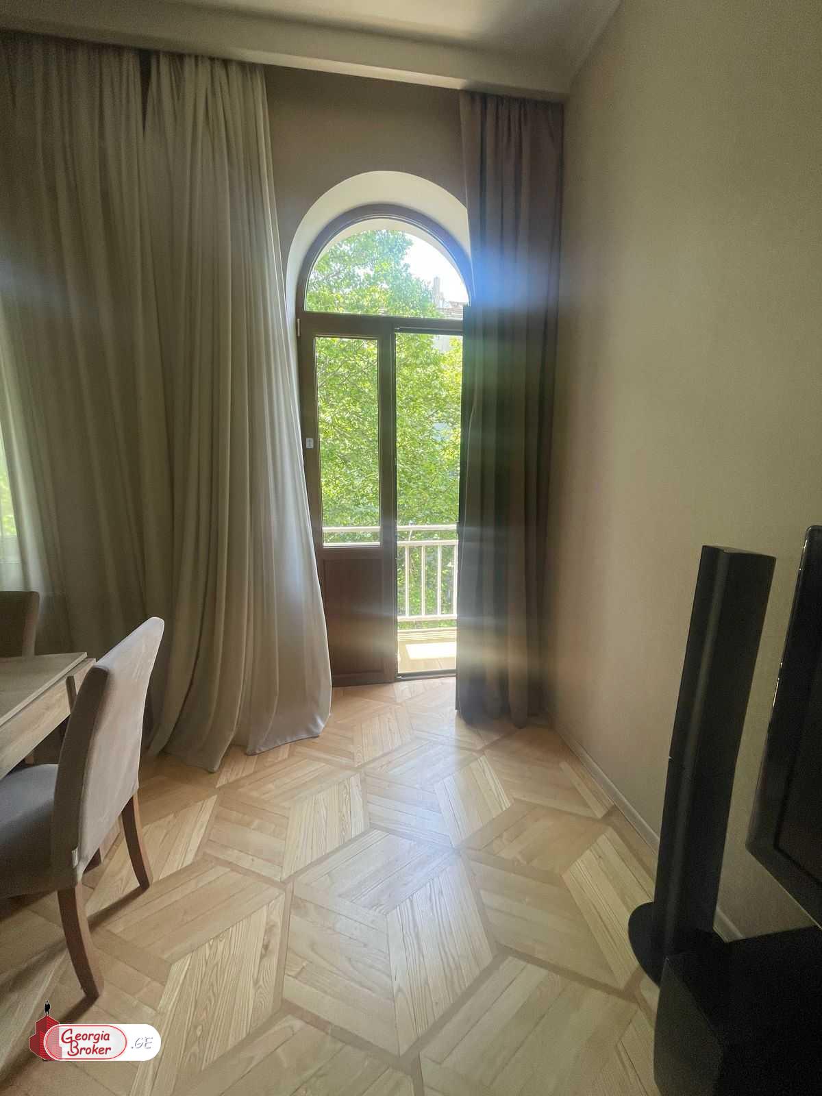 nearly repaired 3-room apartment for sale