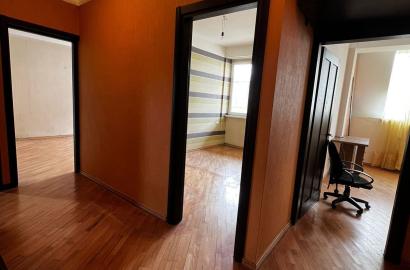 продается квартира с новым ремонтом 4-комнаты