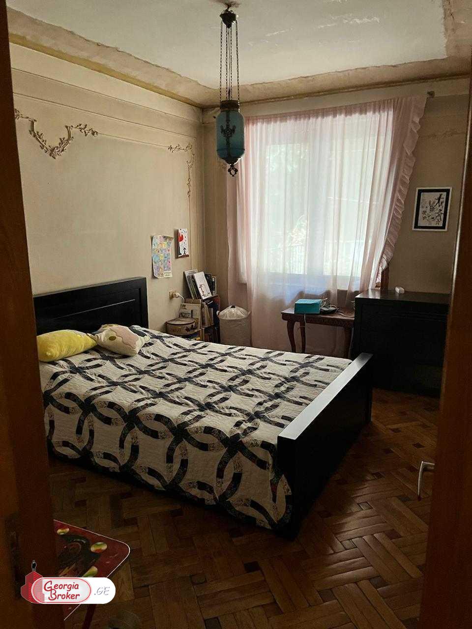 продается квартира с новым ремонтом 3-комнаты