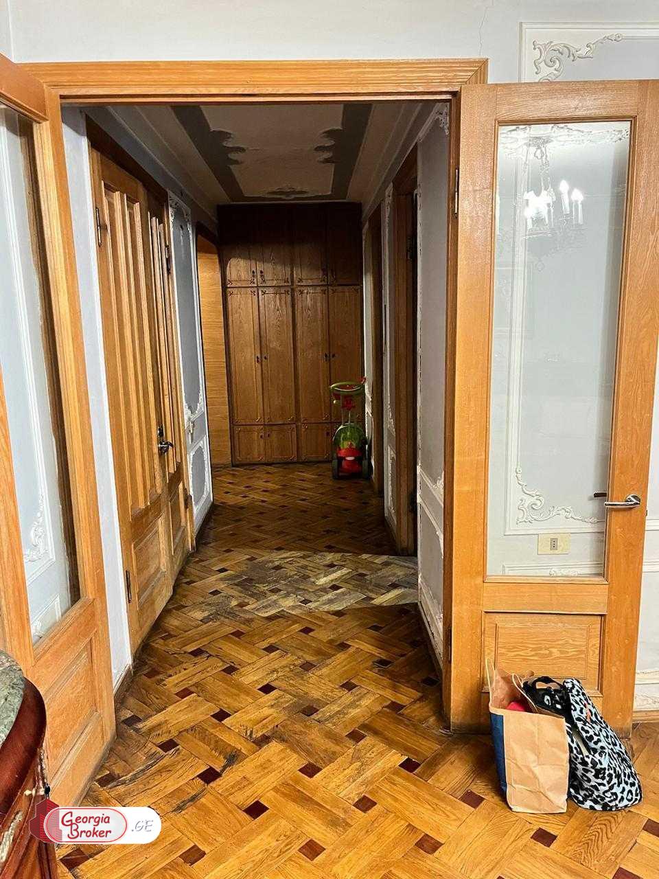 продается квартира с новым ремонтом 3-комнаты