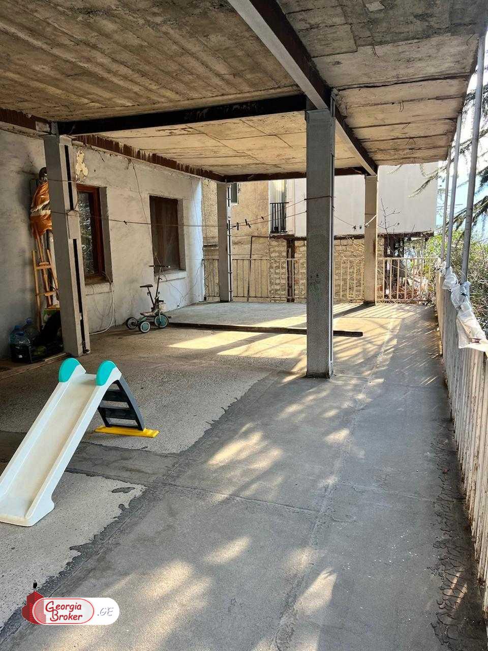 продается квартира с новым ремонтом 3-комнаты