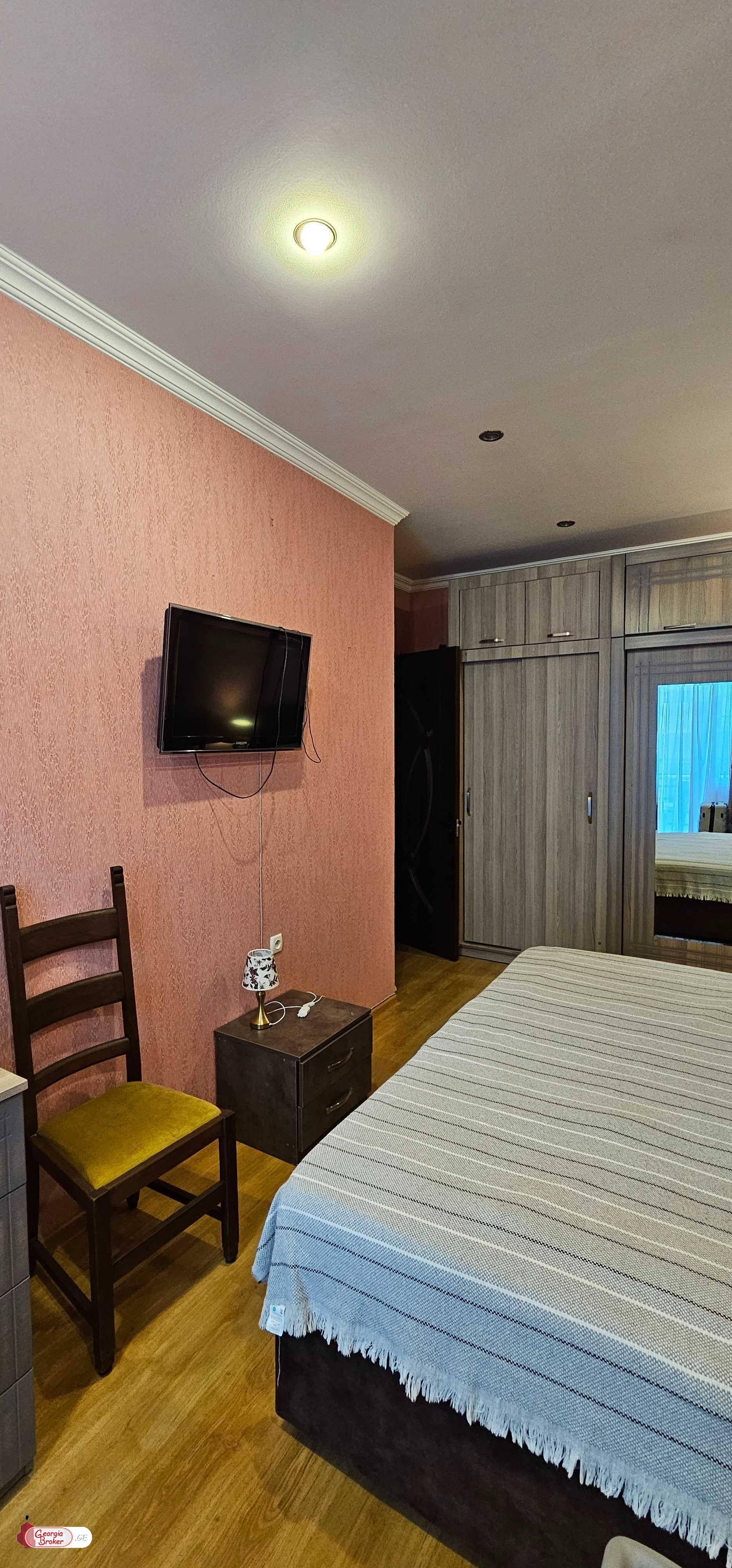 продается квартира с новым ремонтом 3-комнаты