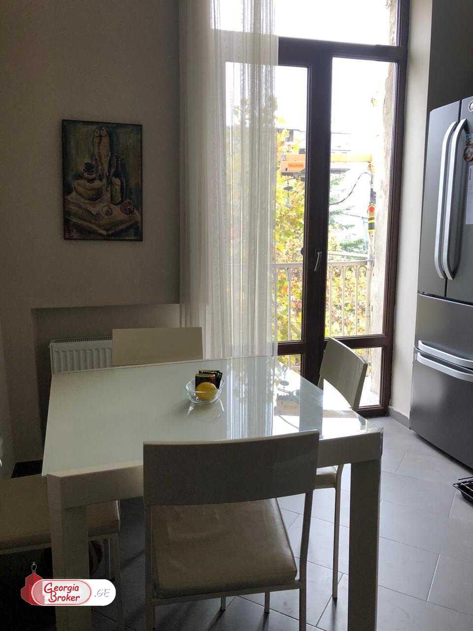 продается квартира с новым ремонтом 6-комнат