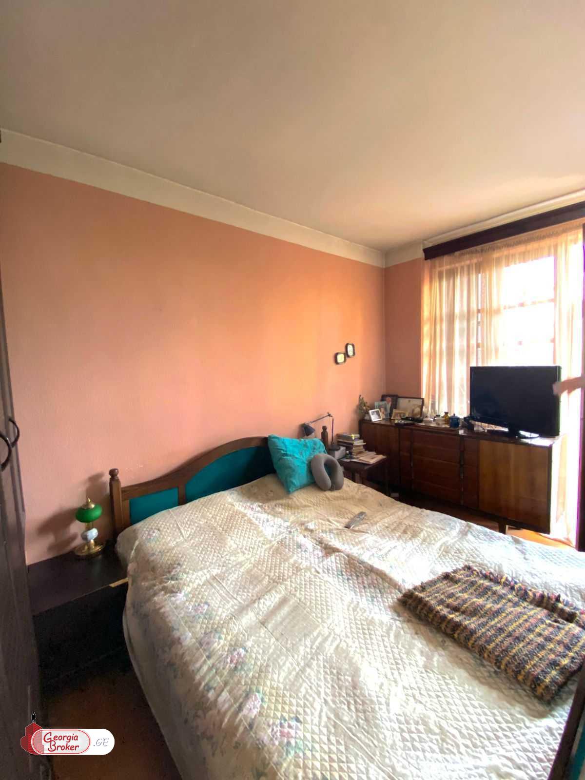 იყიდება ახალი გარემონტებული 3 ოთახიანი ბინა