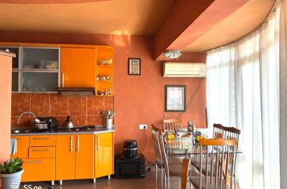 продается квартира с новым ремонтом 3-комнаты