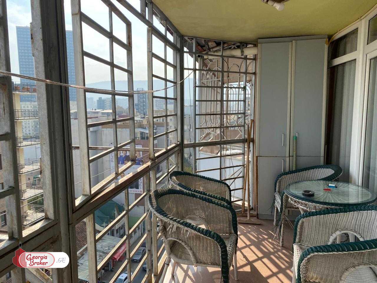 nearly repaired 3-room apartment for sale