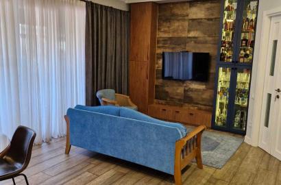 продается квартира с новым ремонтом 3-комнаты