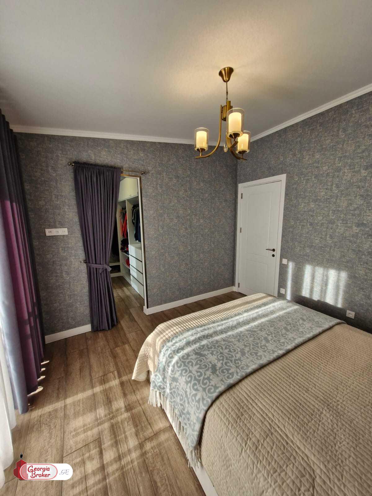 იყიდება ახალი გარემონტებული 3 ოთახიანი ბინა