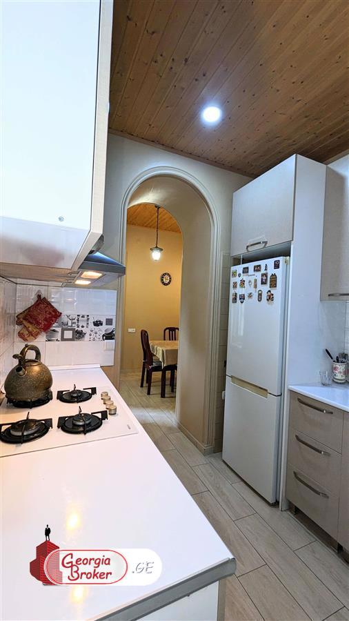 продается квартира с новым ремонтом 6-комнат