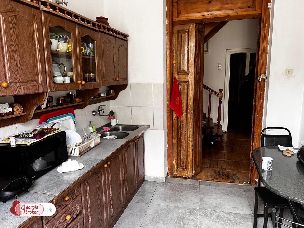 nearly repaired 8-room apartment for sale