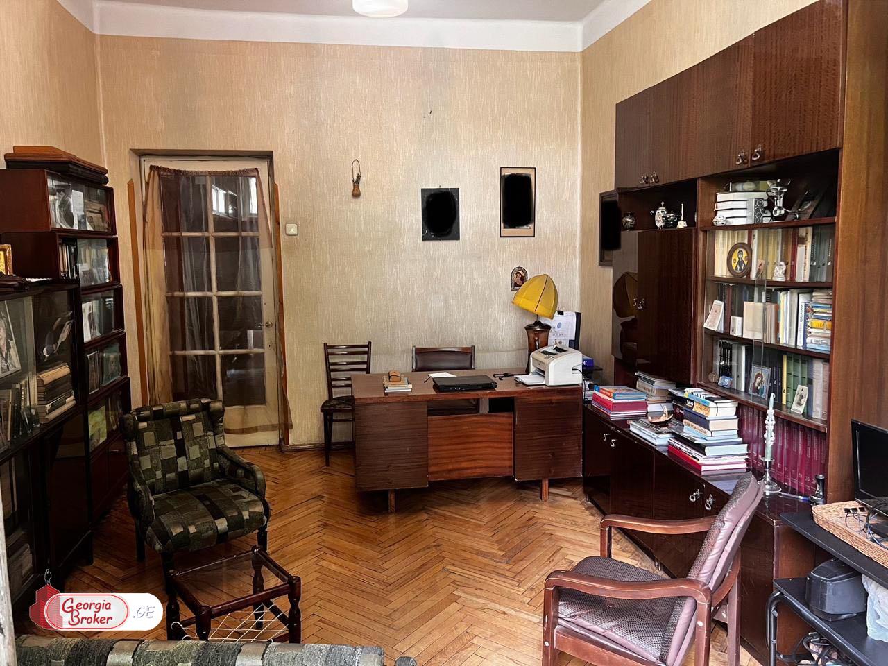 nearly repaired 8-room apartment for sale