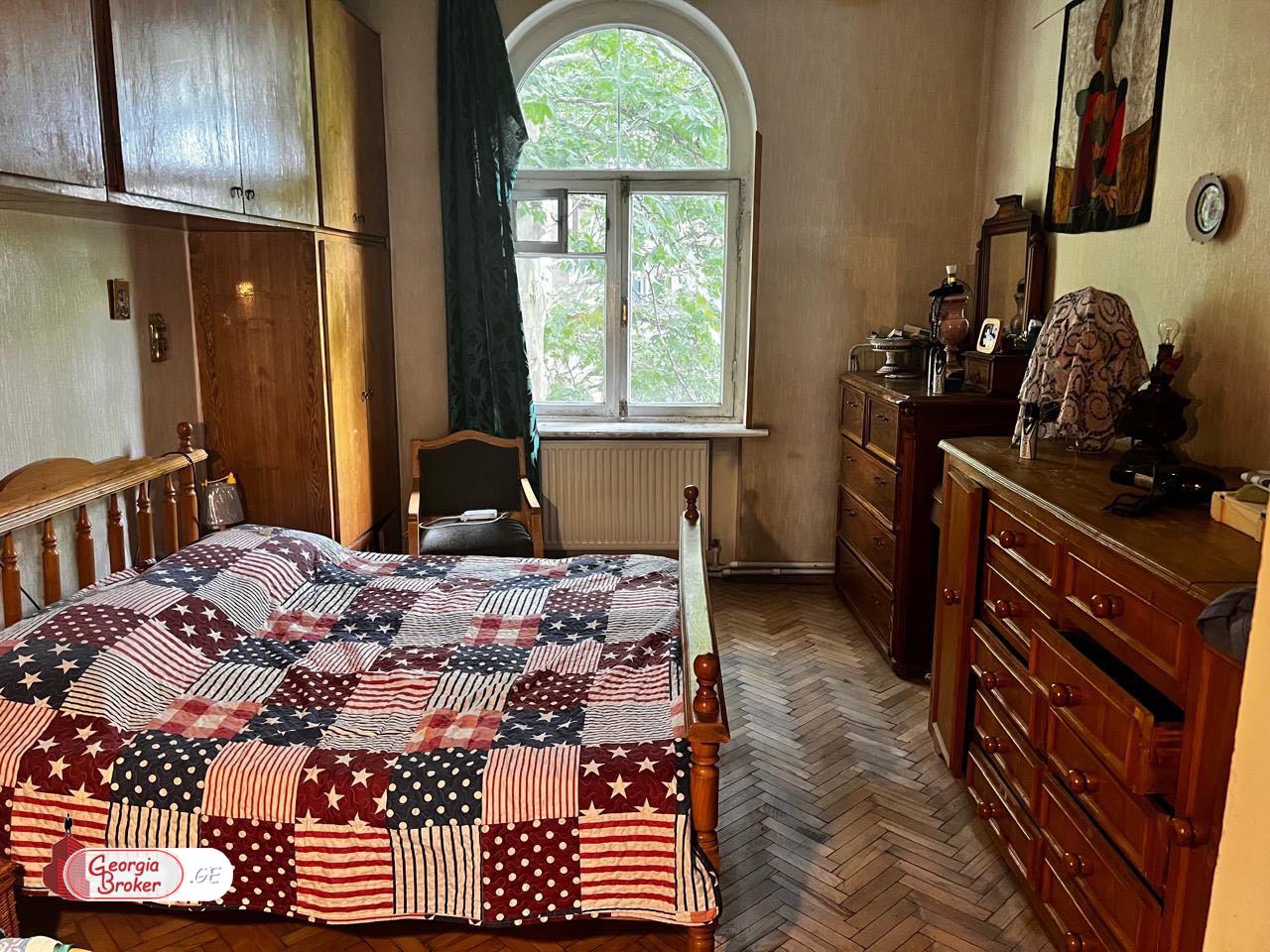 nearly repaired 8-room apartment for sale