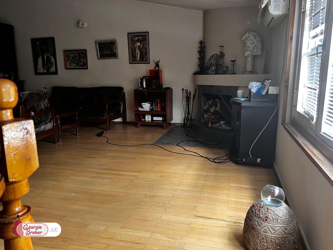 nearly repaired 8-room apartment for sale