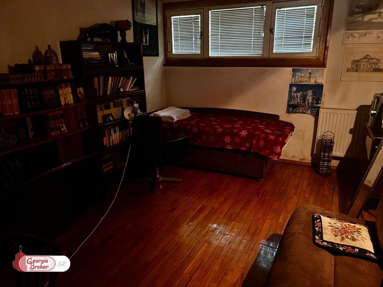 nearly repaired 8-room apartment for sale