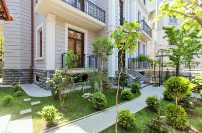 в аренду дом с новым ремонтом 16-комнат