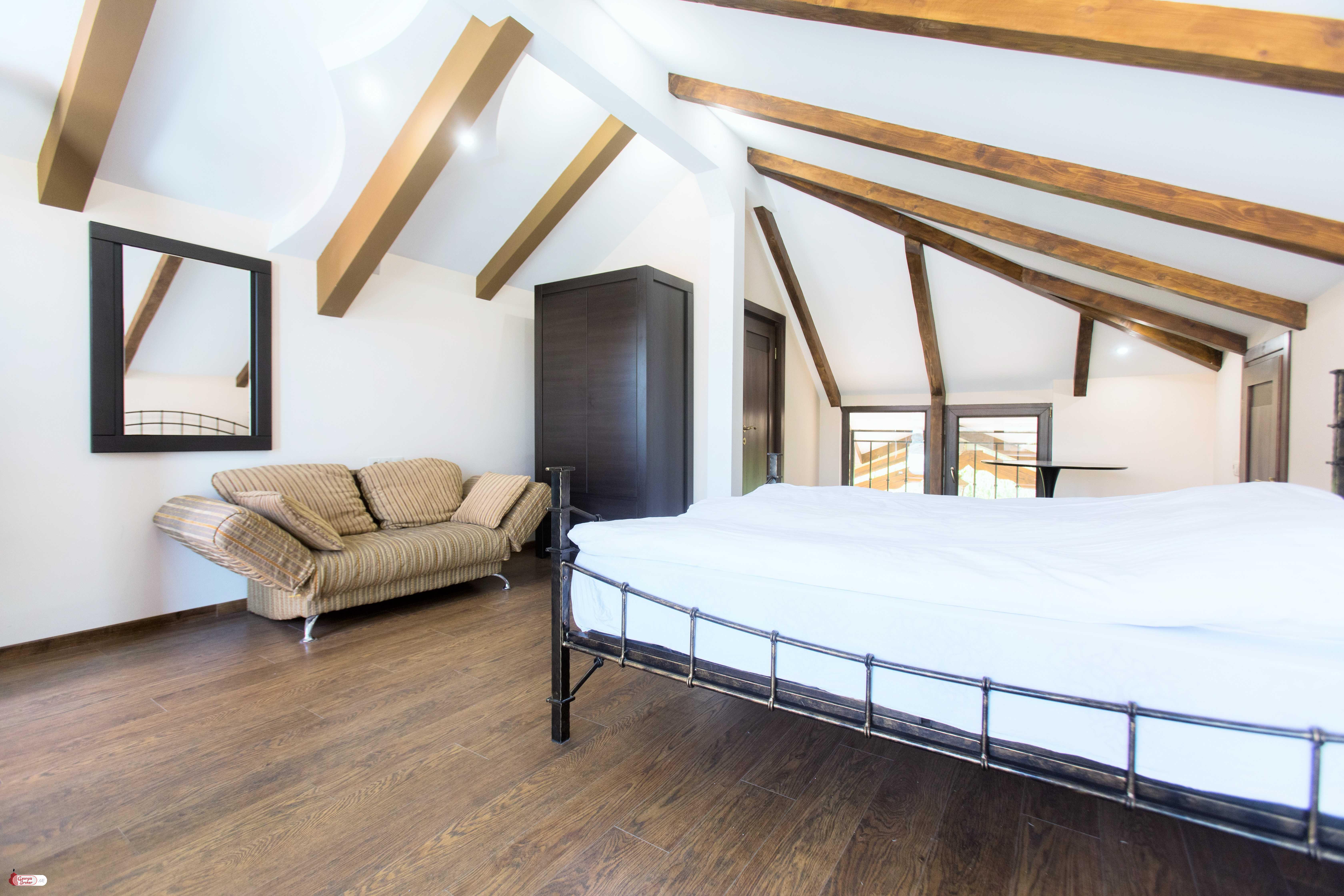 ქირავდება ახალი გარემონტებული 16 ოთახიანი სახლი