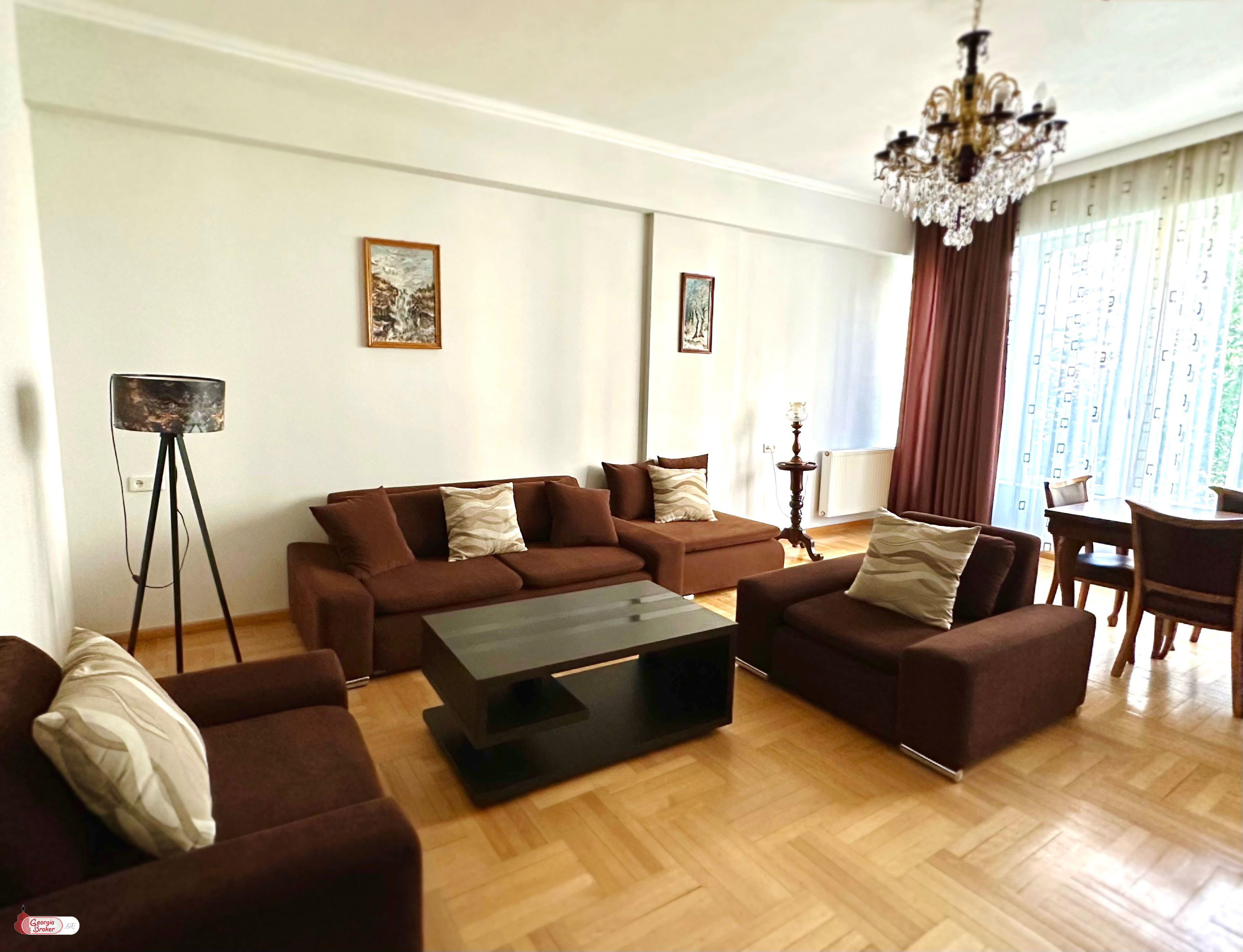 продается квартира с новым ремонтом 3-комнаты