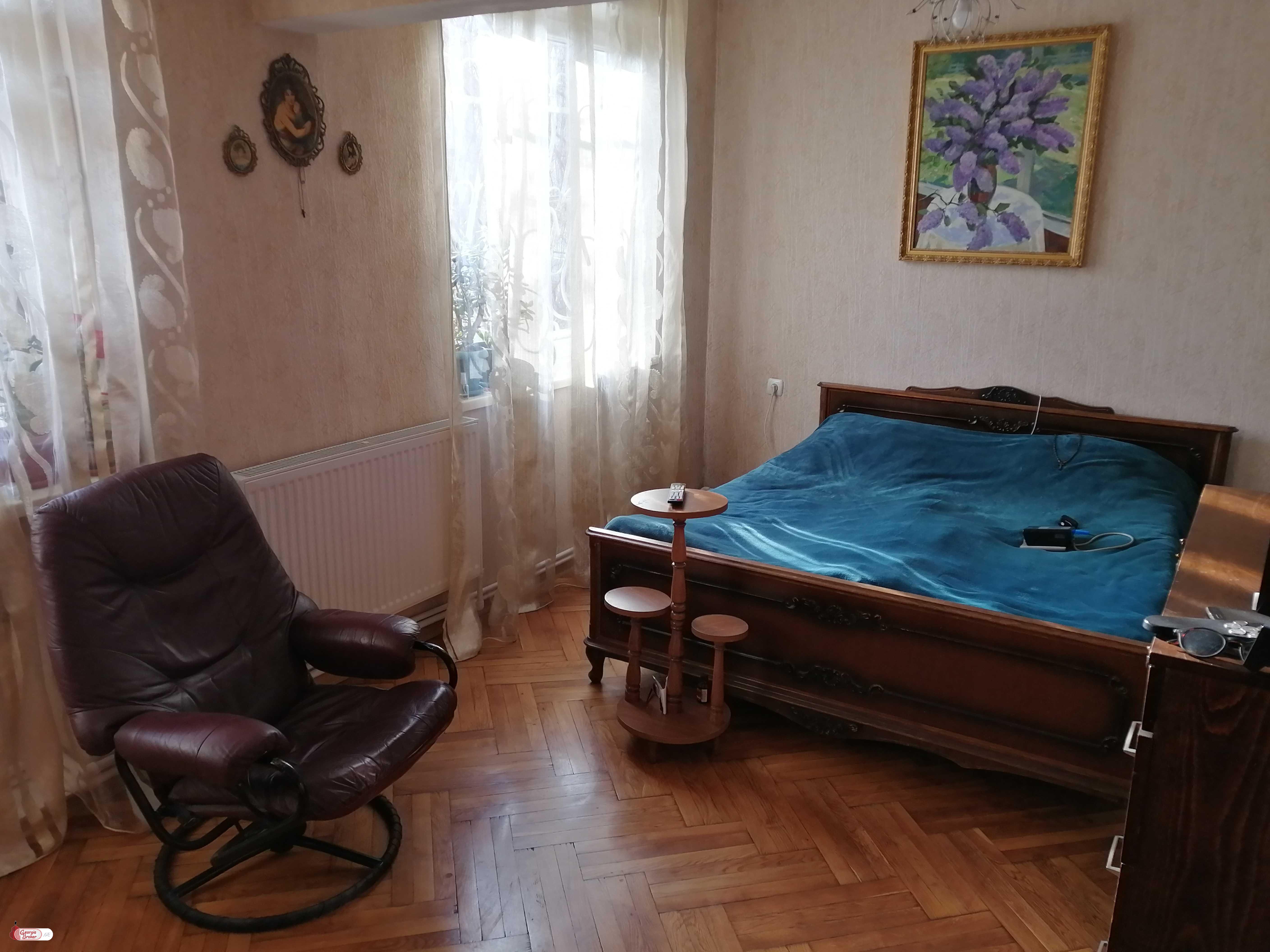 nearly repaired 5-room apartment for sale