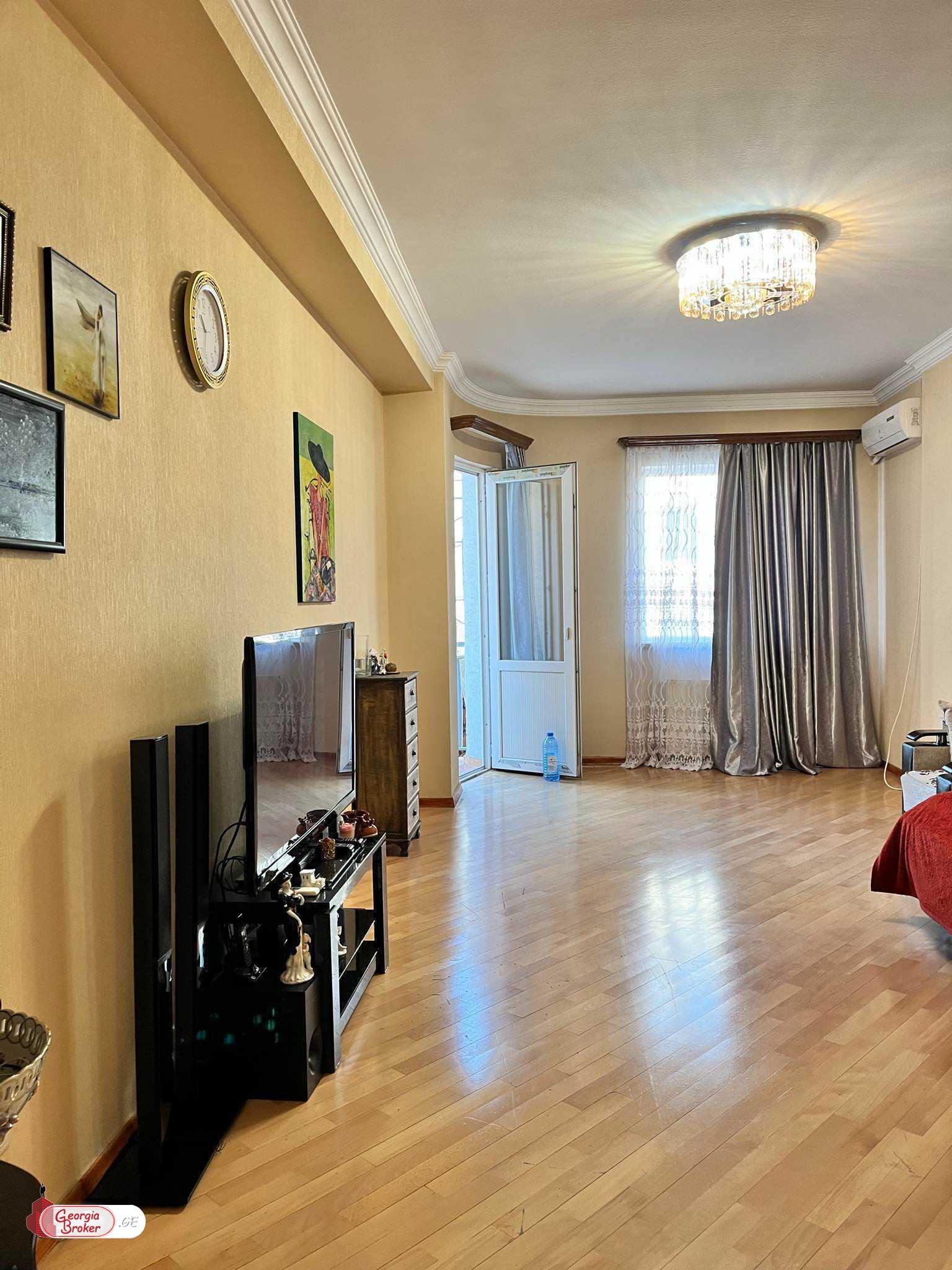 იყიდება ახალი გარემონტებული 3 ოთახიანი ბინა