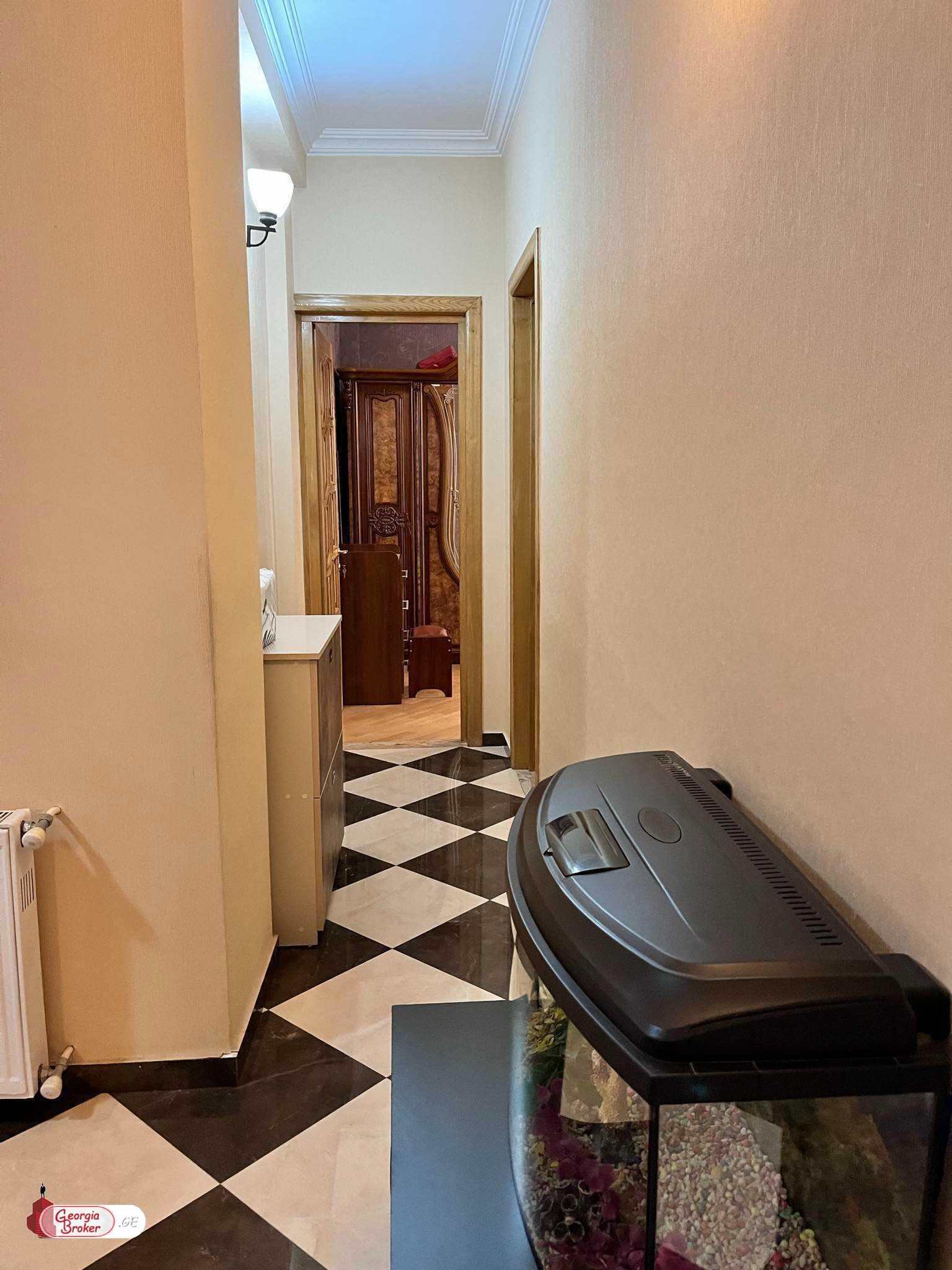 იყიდება ახალი გარემონტებული 3 ოთახიანი ბინა