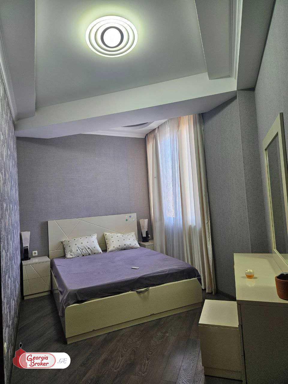 продается квартира с новым ремонтом 3-комнаты