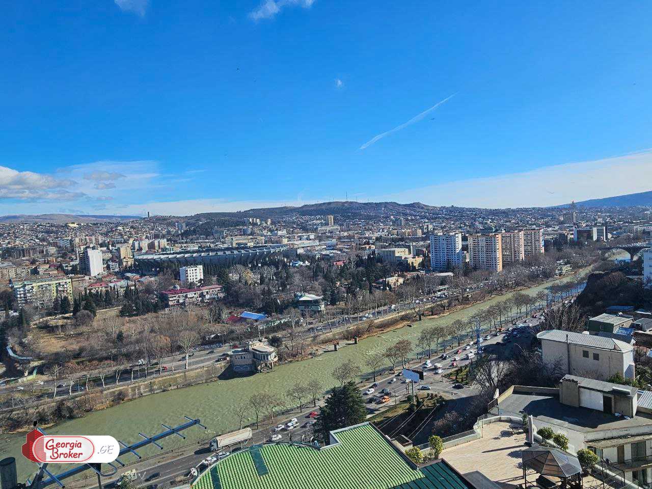 продается квартира с новым ремонтом 3-комнаты