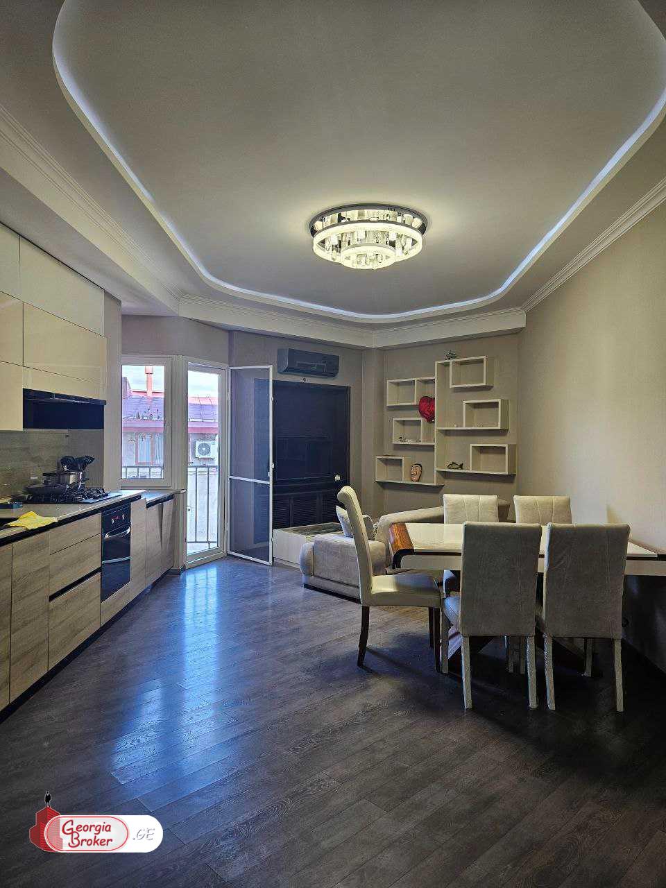 продается квартира с новым ремонтом 3-комнаты