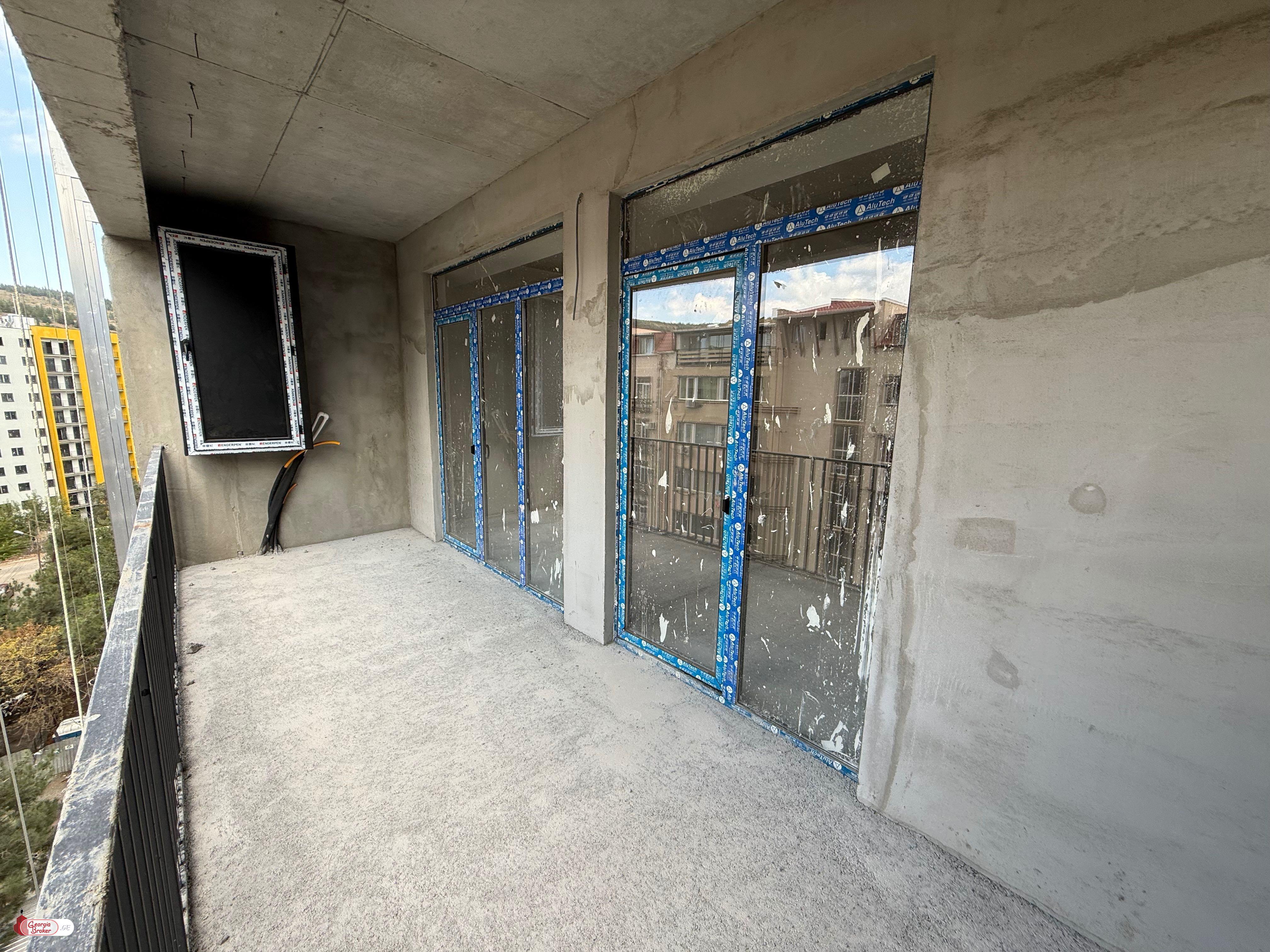 იყიდება ახალი აშენებული 2 ოთახიანი ბინა