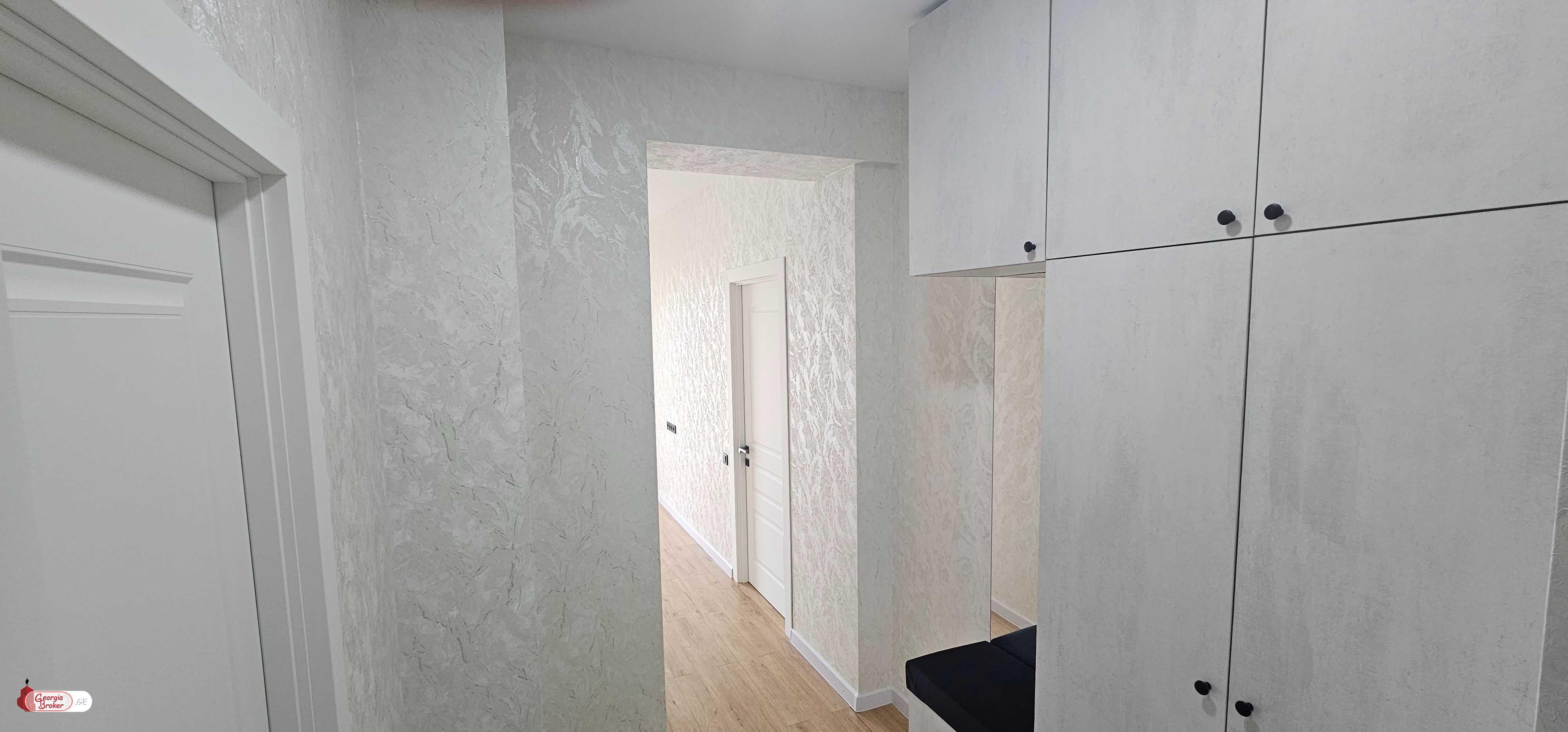 იყიდება ახალი გარემონტებული 2 ოთახიანი ბინა