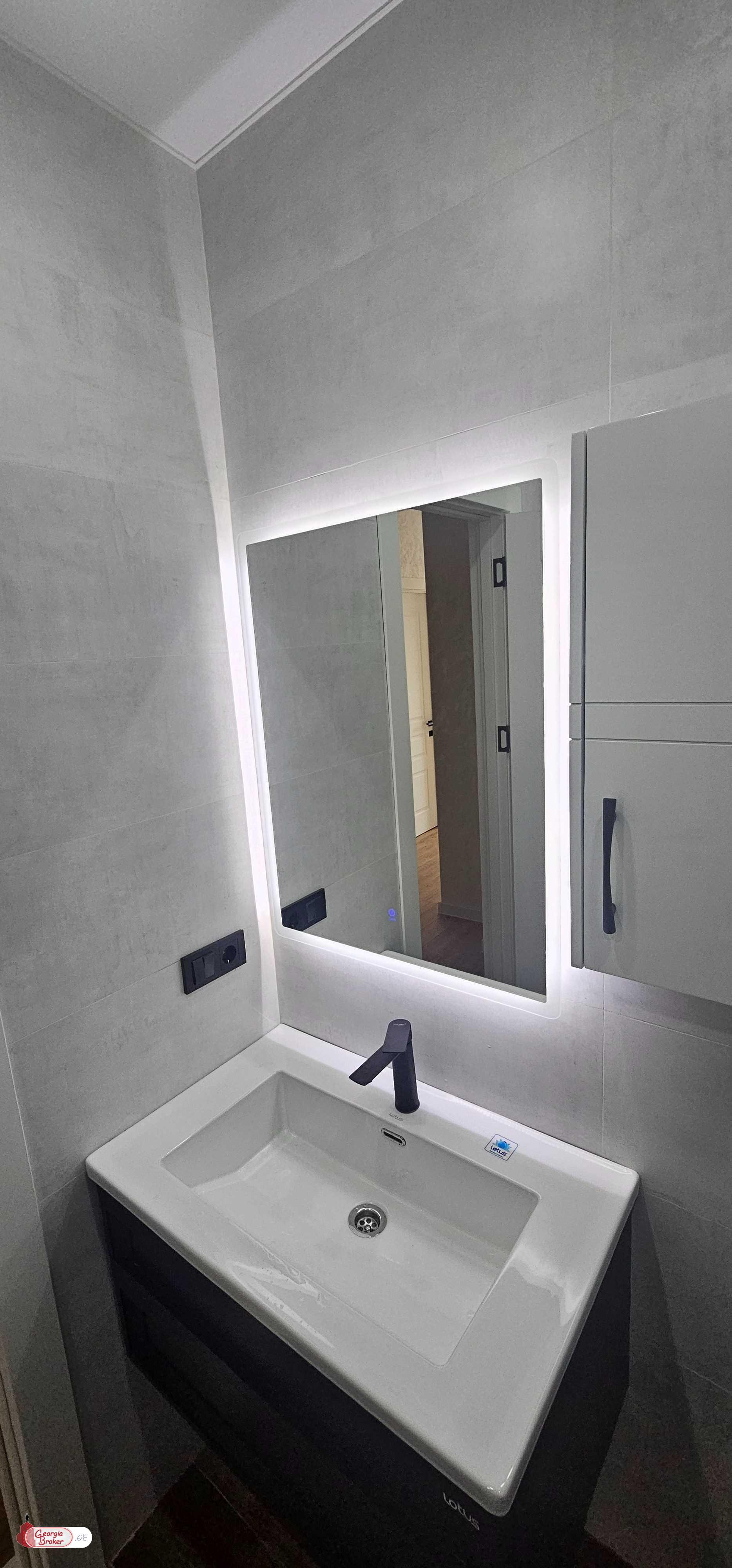 იყიდება ახალი გარემონტებული 2 ოთახიანი ბინა