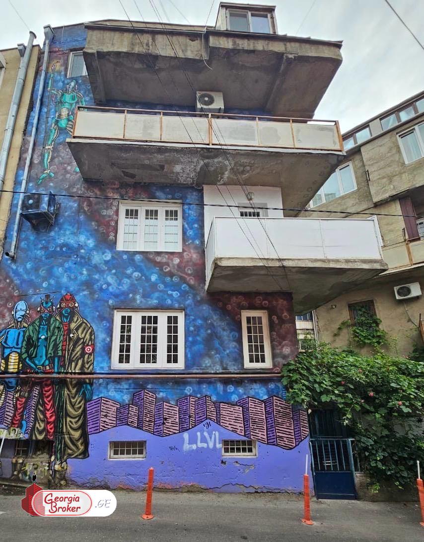 продается квартира с новым ремонтом 3-комнаты