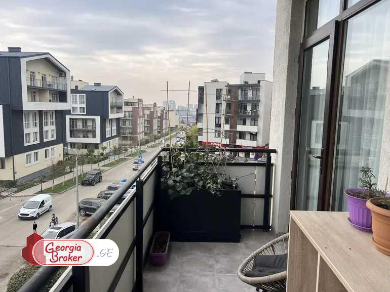 продается квартира с новым ремонтом 3-комнаты