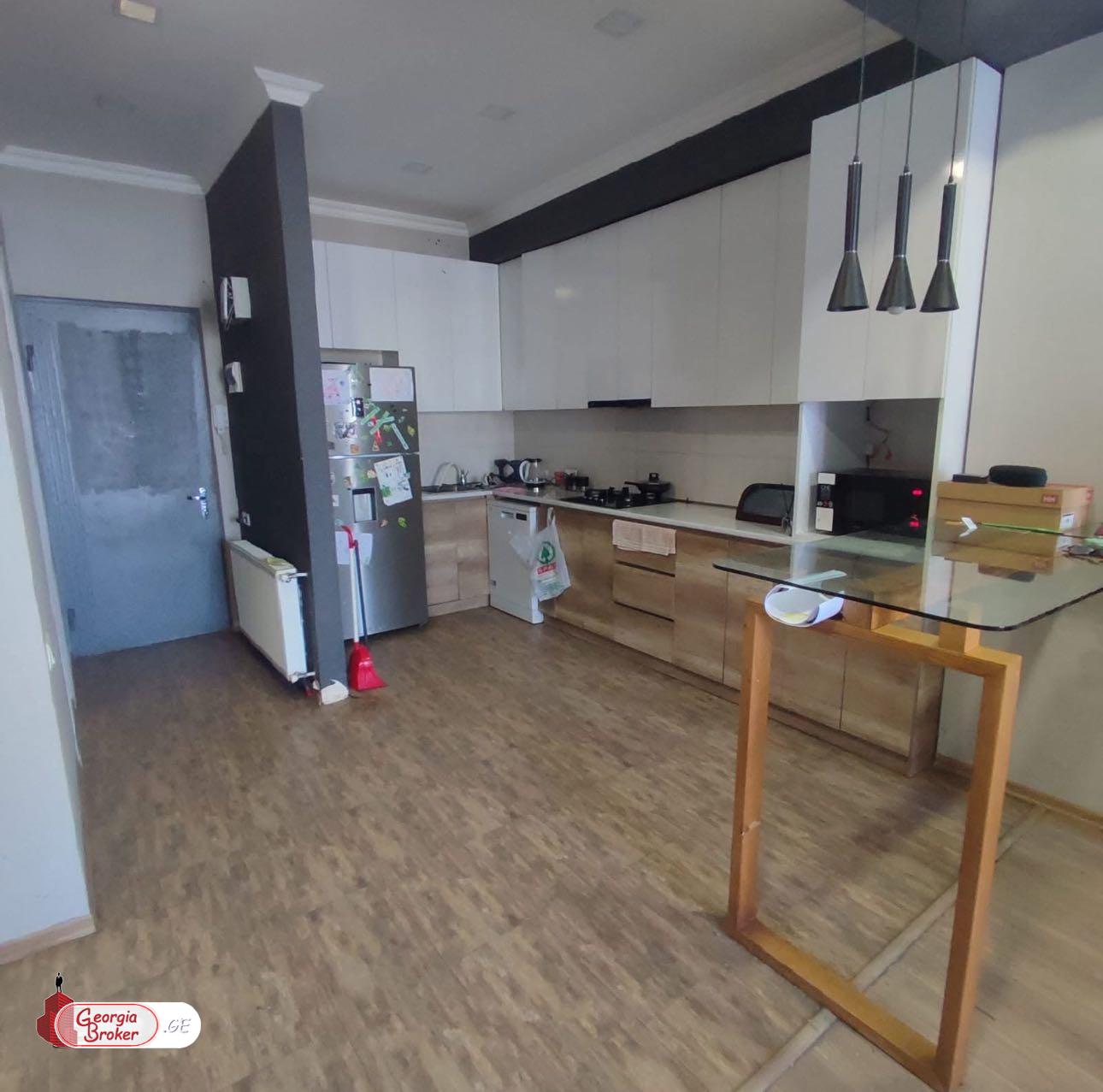 იყიდება ახალი გარემონტებული 3 ოთახიანი ბინა