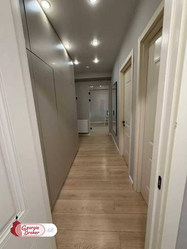 იყიდება ახალი გარემონტებული 3 ოთახიანი ბინა